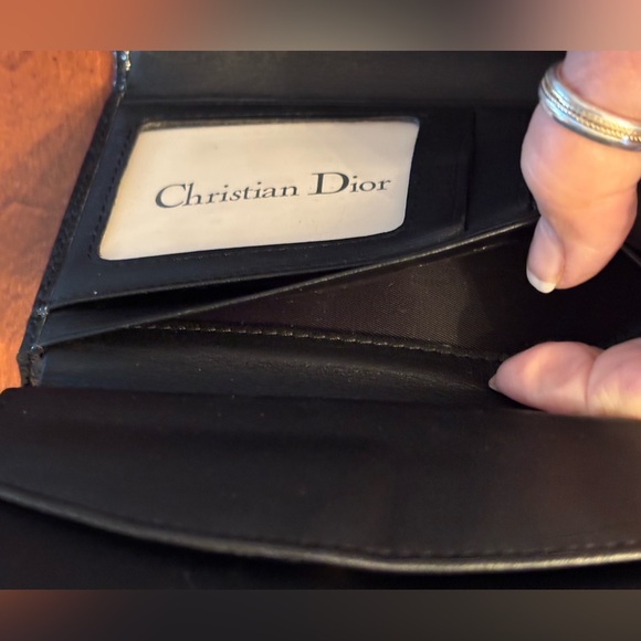 Christian Dior TriFold Snap Wallet
💕LOVE IT OR LEAVE IT 💕JEBWA MYSTERY GAME🎁 - Picture 10 of 15